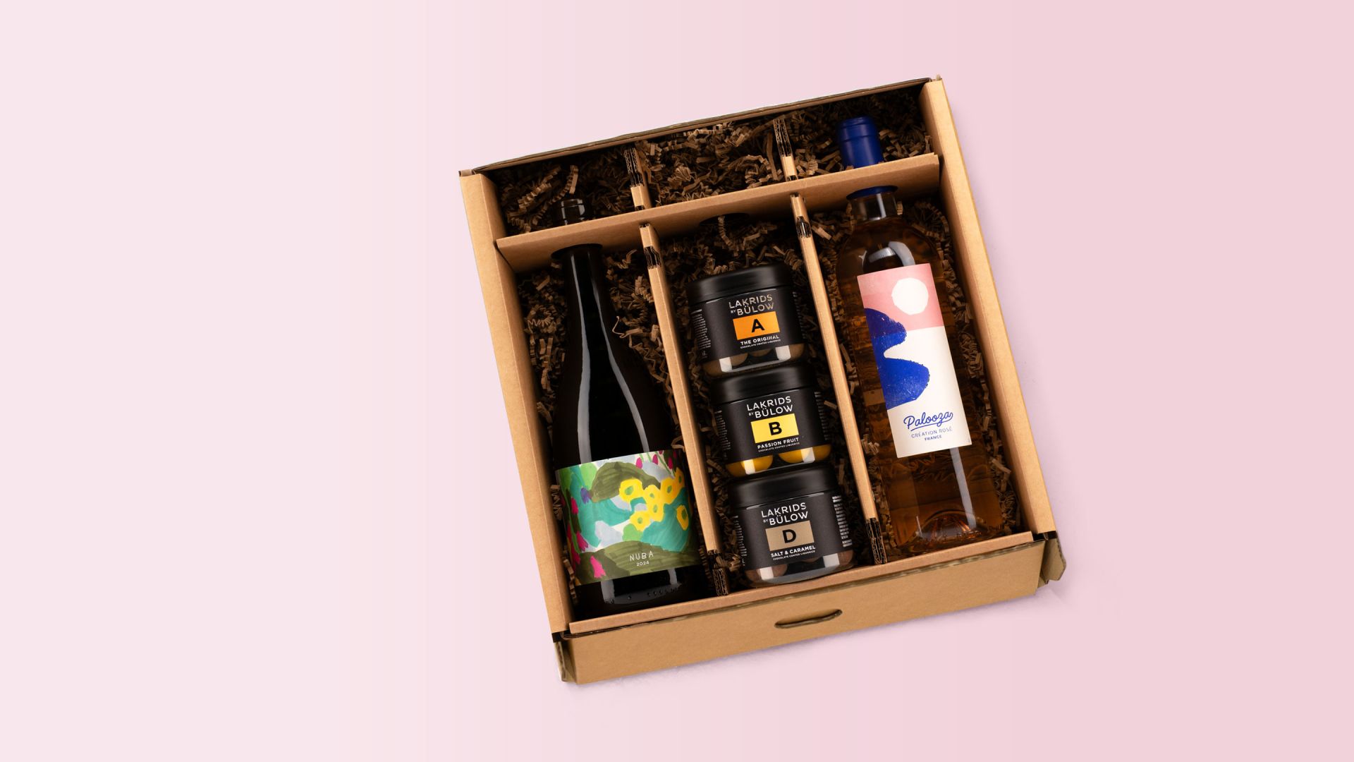 Elegant wooden wine gift box with bottles